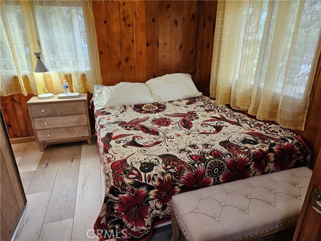 Detail Gallery Image 8 of 26 For 32868 Deer Ln, Running Springs,  CA 92382 - 2 Beds | 2 Baths