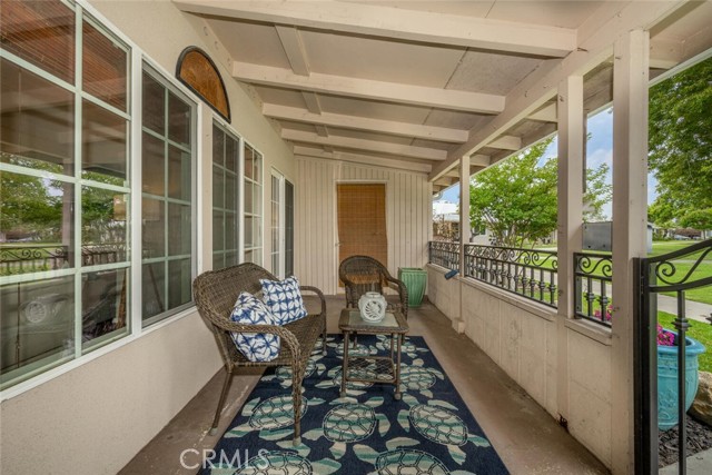 1621 Interlachen, Seal Beach CA: https://media.crmls.org/medias/d41807fe-bdd5-481e-8e82-b5c8959de0e6.jpg