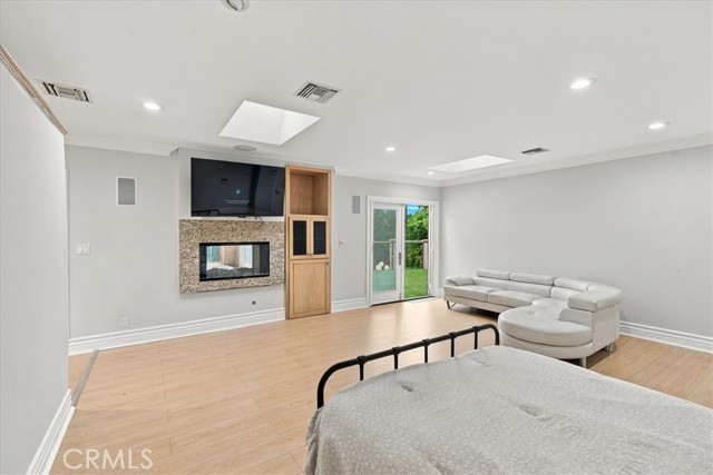 5320 Louise Avenue photo 36