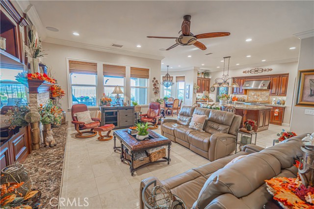 Detail Gallery Image 8 of 75 For 26524 Valley Oak Ln, Valencia,  CA 91381 - 5 Beds | 5/1 Baths