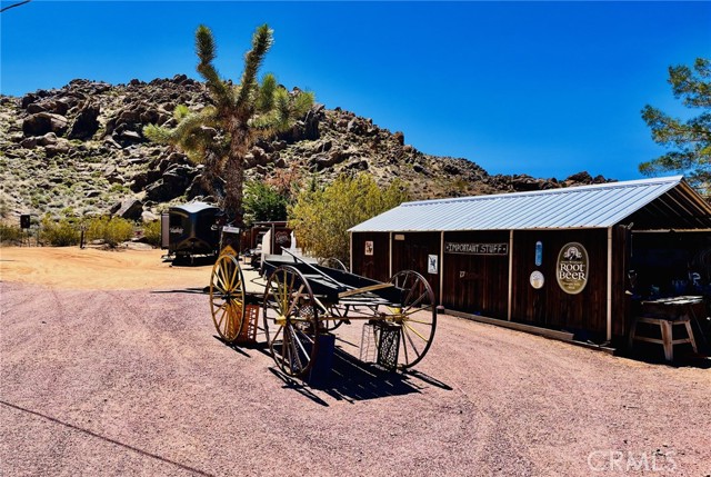 24212 Kansa Road, Apple Valley CA: https://media.crmls.org/medias/d41a21ca-dbd8-4785-a63d-7727cc62e5fe.jpg