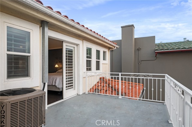 202 Lucia Avenue, Redondo Beach, California 90277, 5 Bedrooms Bedrooms, ,3 BathroomsBathrooms,Residential,Sold,Lucia,SB21191520
