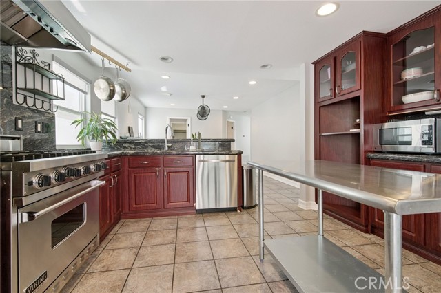 Detail Gallery Image 11 of 26 For 26823 Hot Springs Pl, Calabasas,  CA 91301 - 4 Beds | 2/1 Baths