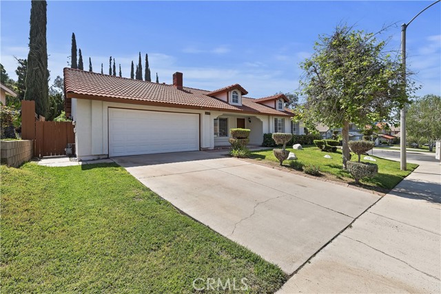 24185 Rimview Road, Moreno Valley CA: https://media.crmls.org/medias/d41b0ccf-7baa-47a6-a32c-c1323ce02c9d.jpg