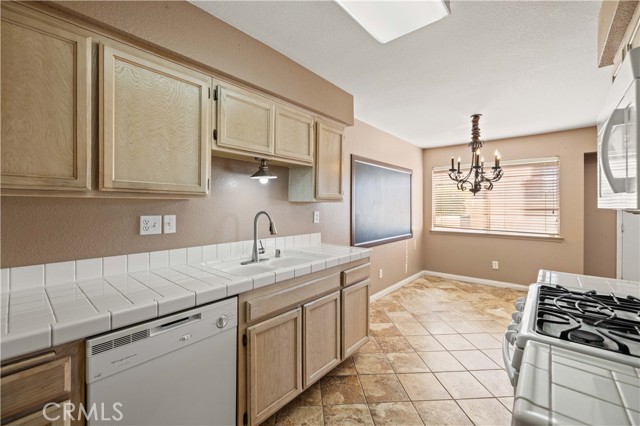 43413 30th W Street, Lancaster CA: https://media.crmls.org/medias/d41ba690-a99d-4232-a411-b9cd587aacc9.jpg