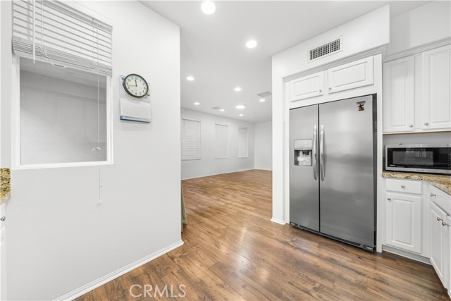 422 W Route 66, Glendora CA: https://media.crmls.org/medias/d41bc182-bdc3-4fa3-82a5-201454d300de.jpg