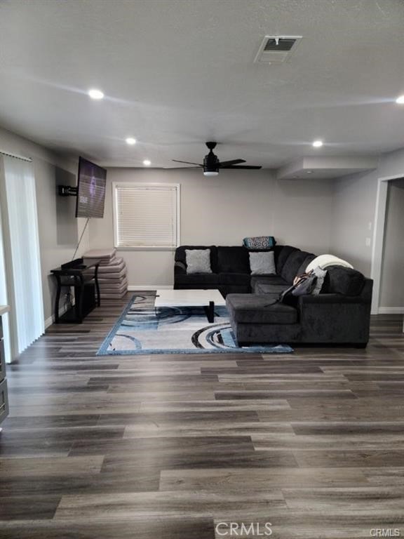 Detail Gallery Image 3 of 17 For 27609 Silver Lakes, Helendale,  CA 92342 - 3 Beds | 2/1 Baths