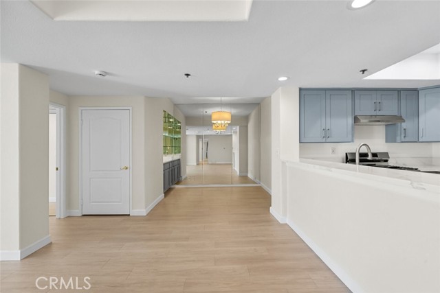 Detail Gallery Image 13 of 32 For 4348 Mammoth Ave #102,  Sherman Oaks,  CA 91423 - 2 Beds | 2/1 Baths