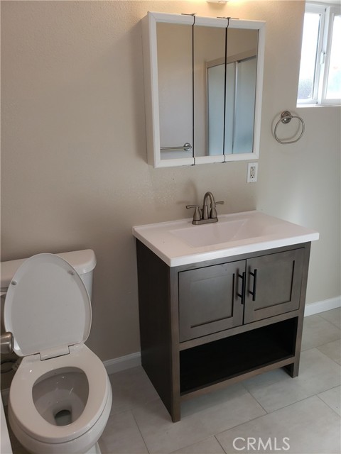 Detail Gallery Image 10 of 15 For 10213 Laurel Canyon Bld, Pacoima,  CA 91331 - 4 Beds | 2 Baths