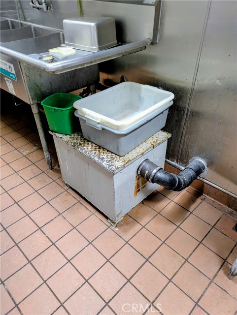  Commercial for Sale in Encino, California