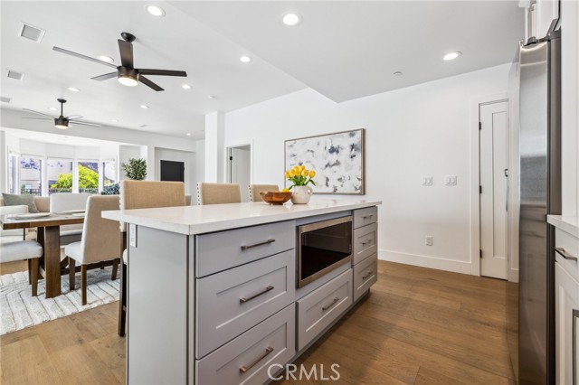 6521 Homewood Avenue, Los Angeles CA: https://media.crmls.org/medias/d41c72e1-338e-48d8-97a5-3ce511af7616.jpg