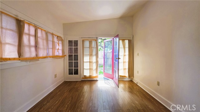 Detail Gallery Image 9 of 10 For 488 Royce St, Altadena,  CA 91001 - 2 Beds | 2 Baths