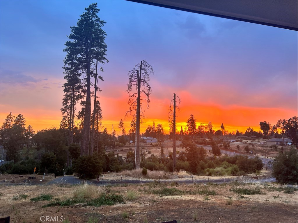 https://media.crmls.org/medias/d41d8141-124c-4d5d-9d11-d850e4e4f13f.jpg?preset=X-Large
