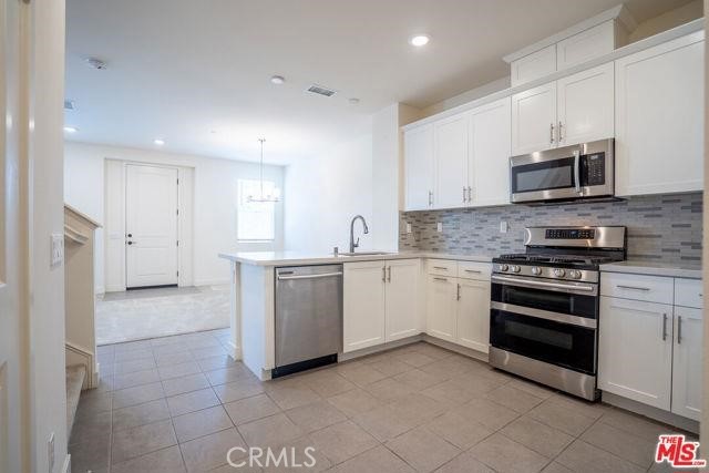 340 VIA AMOR Place, Fullerton CA: https://media.crmls.org/medias/d41d89e7-ef96-4303-9a7a-ea07b86eda1a.jpg