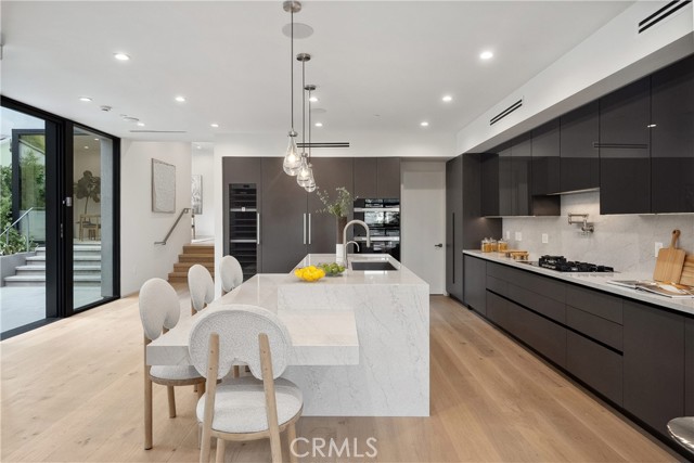 3670 Buena Park Drive, Studio City CA: https://media.crmls.org/medias/d41d9c12-158a-4513-85eb-56b8009dc35c.jpg