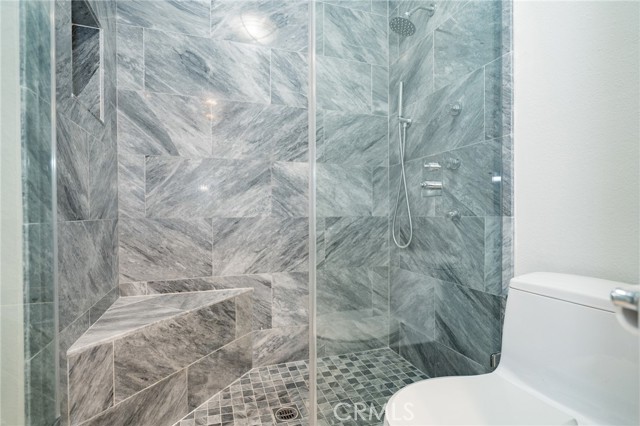 Detail Gallery Image 11 of 16 For 200 Mcneil Ln #104,  Newport Beach,  CA 92663 - 2 Beds | 2 Baths