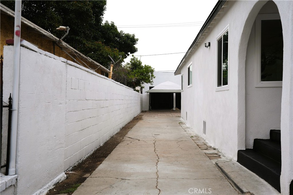 https://media.crmls.org/medias/d41e8a49-9532-4aac-8609-1fa79e200277.jpg?preset=X-Large