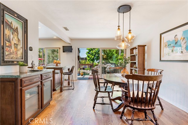 1335 Crestview Avenue, Seal Beach CA: https://media.crmls.org/medias/d41ebf59-9420-4c0a-a14d-35a5290f5d2f.jpg