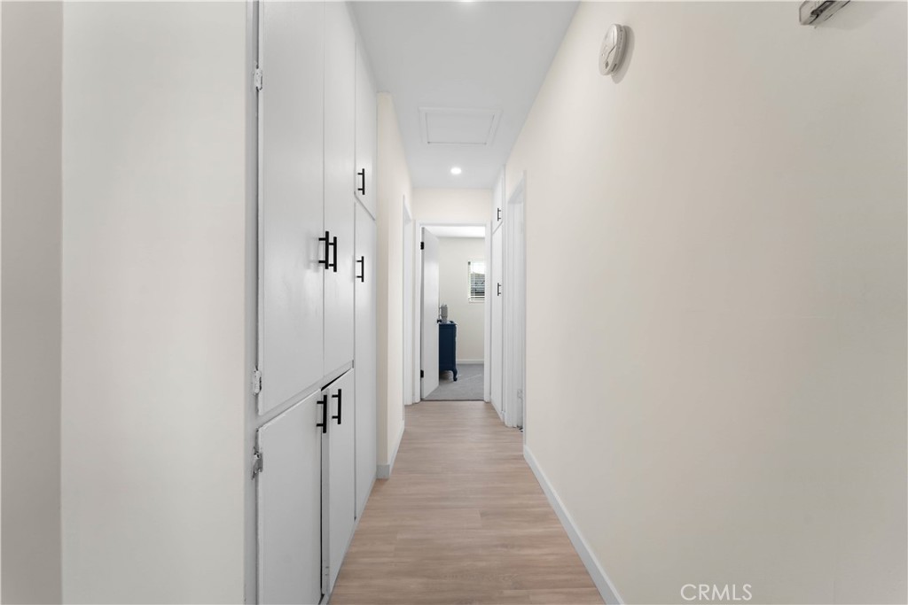 https://media.crmls.org/medias/d41f655a-3545-4fd5-b294-2d4d96b59cd7.jpg?preset=X-Large