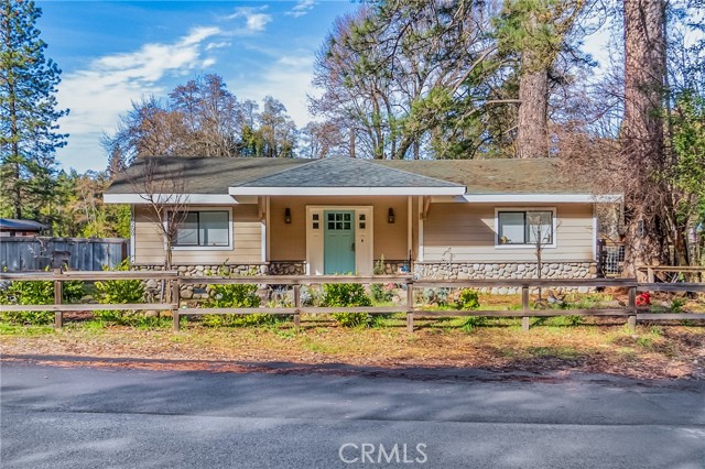 Detail Gallery Image 1 of 44 For 16451 Golf Rd, Cobb,  CA 95426 - 2 Beds | 1 Baths
