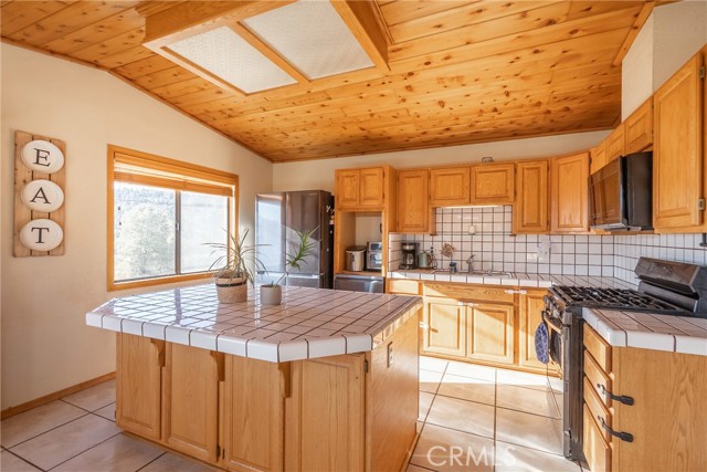 Detail Gallery Image 24 of 41 For 1841 Golden Rod Ave, Big Bear City,  CA 92314 - 4 Beds | 2/1 Baths