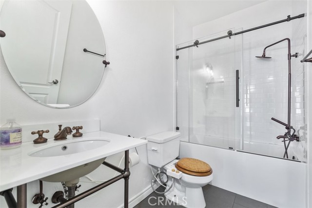 Detail Gallery Image 16 of 19 For 13920 Moorpark St #107,  Sherman Oaks,  CA 91423 - 3 Beds | 2 Baths