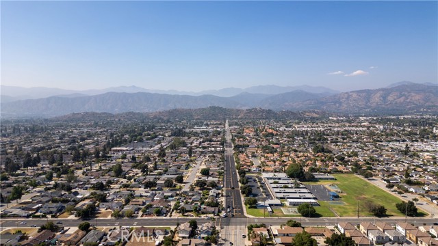 4421 N Sunflower Avenue, Covina CA: https://media.crmls.org/medias/d4212e60-93b5-497f-ba7e-0e0f9d9f8650.jpg