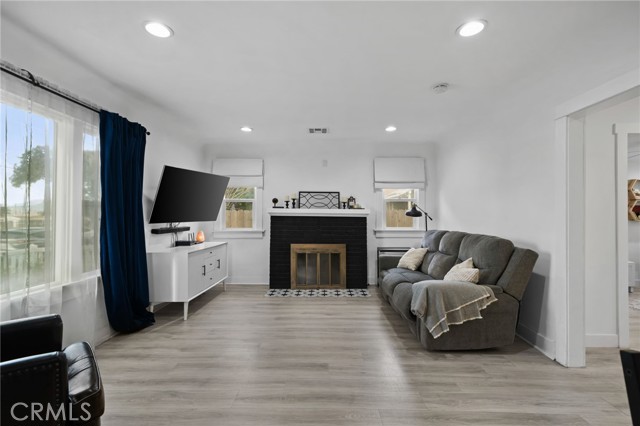 Detail Gallery Image 6 of 39 For 926 Texas, Redlands,  CA 92374 - 3 Beds | 1 Baths