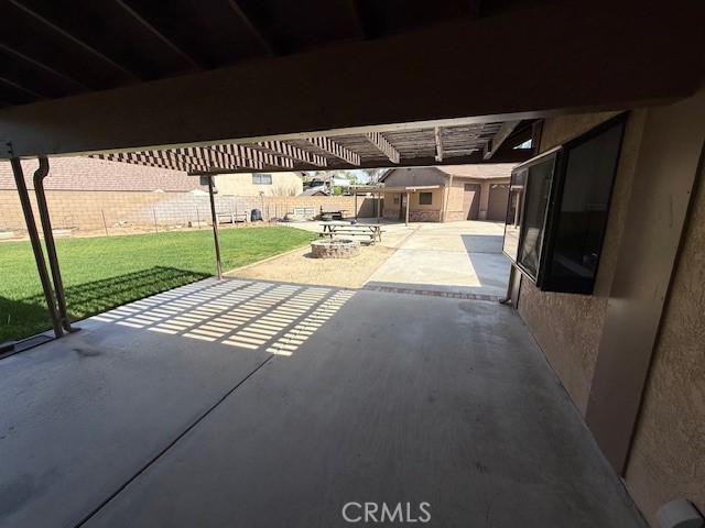 19534 Kiningham Drive, Bloomington CA: https://media.crmls.org/medias/d422251b-3d16-4b3b-92f7-5a3873bbc302.jpg