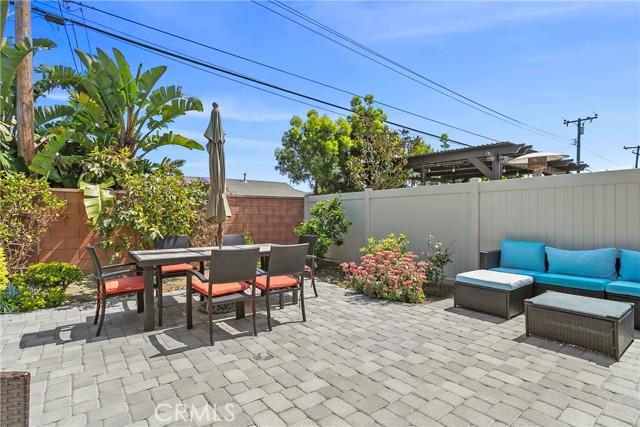 14432 Windfall Lane, Huntington Beach CA: https://media.crmls.org/medias/d4227d98-3c7b-4d9e-be11-b18c200927c5.jpg
