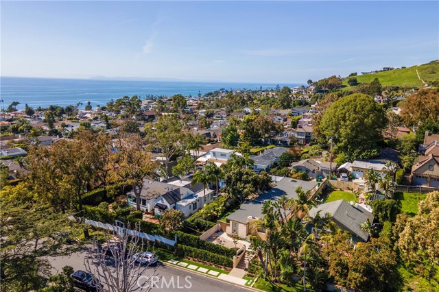 464 LOCUST, Laguna Beach CA: https://media.crmls.org/medias/d42331e3-a282-450b-8416-da8dbf7043ca.jpg