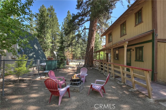 320 W Aeroplane Boulevard, Big Bear City CA: https://media.crmls.org/medias/d423372a-dacf-4459-bd65-6e2f242b7371.jpg