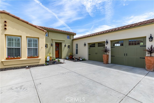 Detail Gallery Image 4 of 65 For 941 Vista Cerro Dr, Paso Robles,  CA 93446 - 4 Beds | 2/1 Baths