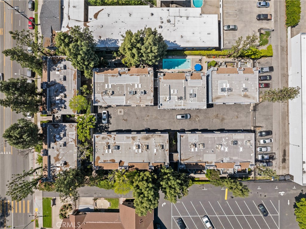 https://media.crmls.org/medias/d4237376-e111-497f-806d-d814b17cdc3b.jpg?preset=X-Large