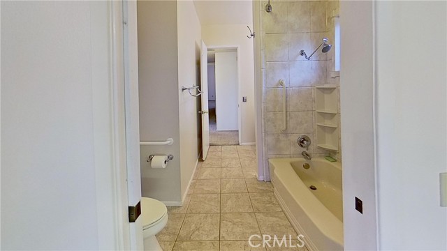 44133 28th W Street, Lancaster CA: https://media.crmls.org/medias/d4239f33-4772-4a8c-a8b3-dbb3de15ad93.jpg