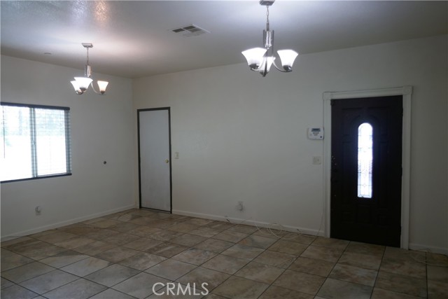 Detail Gallery Image 5 of 11 For 8632 S Fir Ave, Los Angeles,  CA 90002 - 3 Beds | 2 Baths