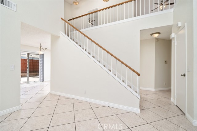 11500 Winery Drive, Fontana CA: https://media.crmls.org/medias/d424429e-cd59-41b2-bd15-dcea360e1b36.jpg
