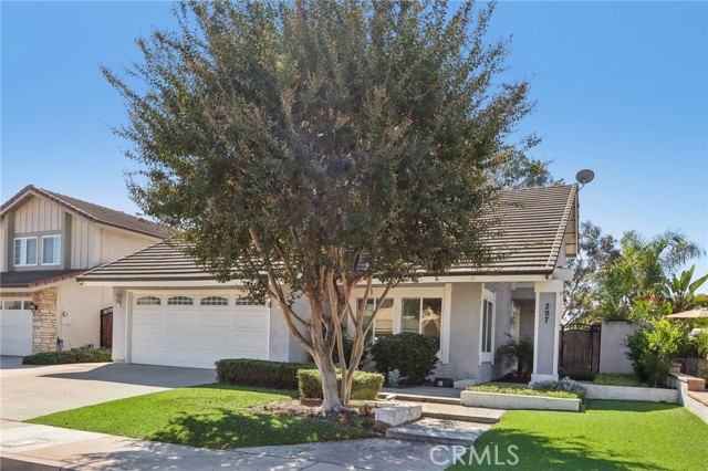 Detail Gallery Image 2 of 20 For 297 Roundtree Ct, Brea,  CA 92821 - 3 Beds | 2/1 Baths