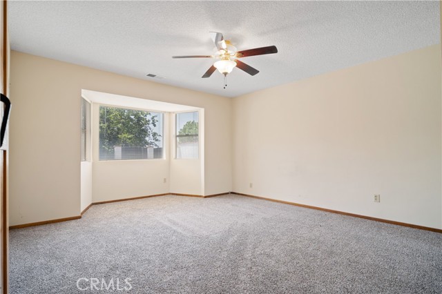 5422 Golondrina Drive, San Bernardino CA: https://media.crmls.org/medias/d4253e6a-1b9f-4539-82b9-ce1ef3c1d49b.jpg