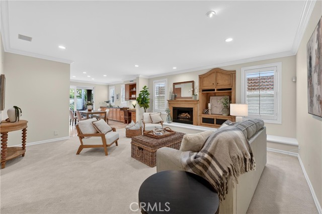 6467 Frampton, Huntington Beach CA: https://media.crmls.org/medias/d4262404-74cd-4a39-9d87-656ad1efafec.jpg
