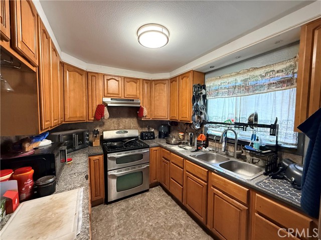 Detail Gallery Image 23 of 35 For 18837 6th, Bloomington,  CA 92316 - 3 Beds | 2 Baths