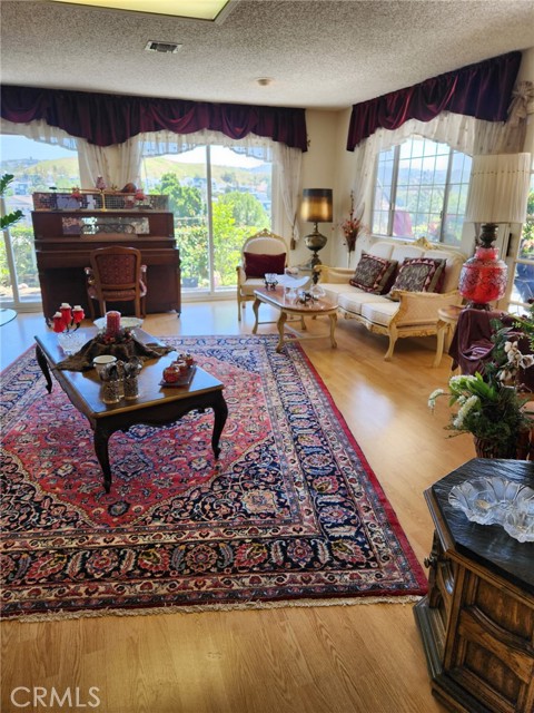 Detail Gallery Image 27 of 50 For 5551 Mason Ave, Woodland Hills,  CA 91367 - 7 Beds | 6 Baths
