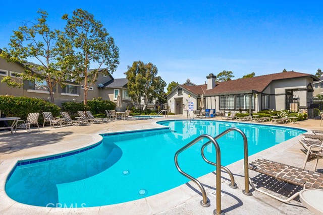 Detail Gallery Image 11 of 12 For 3521 E Berkshire Ct #B,  Orange,  CA 92869 - 2 Beds | 2 Baths