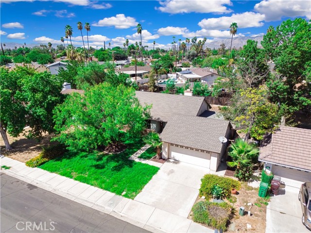 Detail Gallery Image 3 of 44 For 41398 Shadow Mountain Way, Hemet,  CA 92544 - 3 Beds | 2 Baths