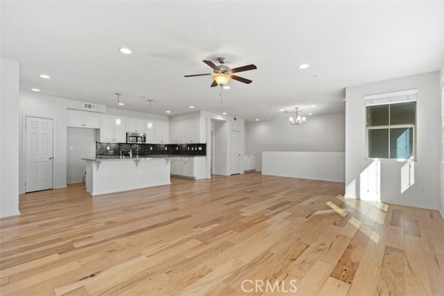 Detail Gallery Image 10 of 34 For 1370 Clementine Way, Fullerton,  CA 92833 - 3 Beds | 3 Baths