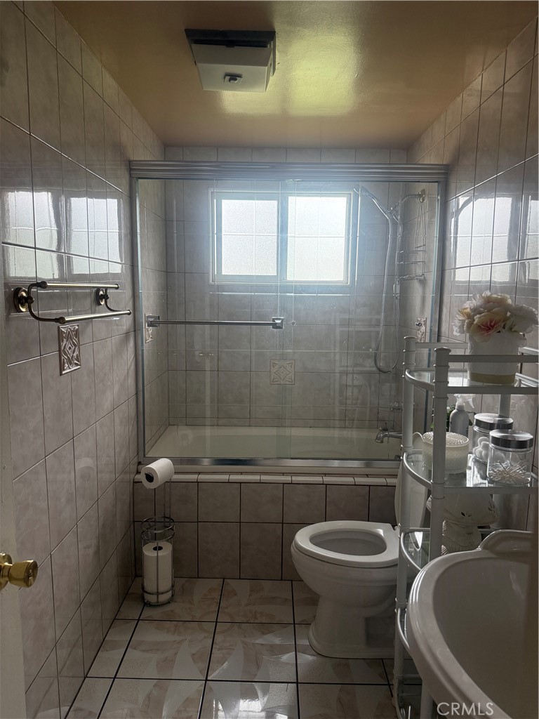 https://media.crmls.org/medias/d4285b65-bc03-4794-ae04-27ebc3bb1d1b.jpg?preset=X-Large