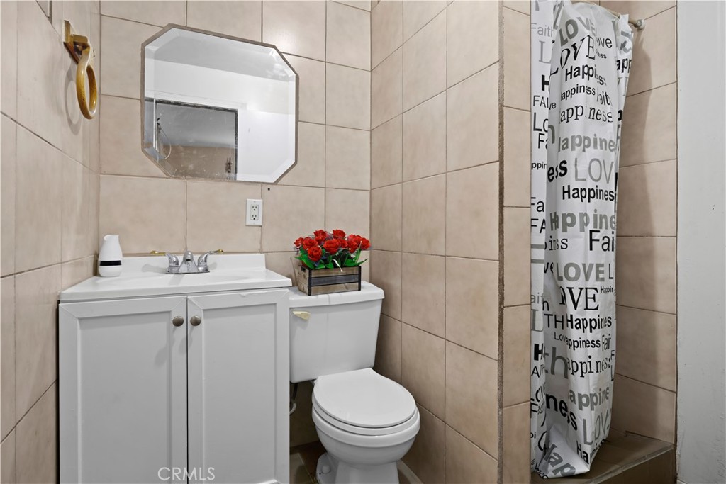https://media.crmls.org/medias/d4288cdd-9bfc-40e5-bf07-788223169320.jpg?preset=X-Large
