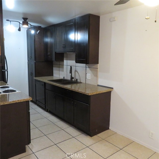 545 Chestnut Avenue, Long Beach CA: https://media.crmls.org/medias/d428f19f-751f-4fbe-b168-e03ce0172226.jpg
