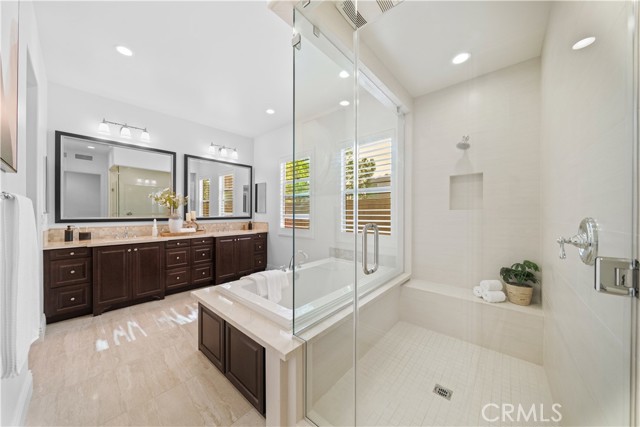 Detail Gallery Image 5 of 28 For 18 Windrow Rd, Tustin,  CA 92782 - 6 Beds | 5/1 Baths