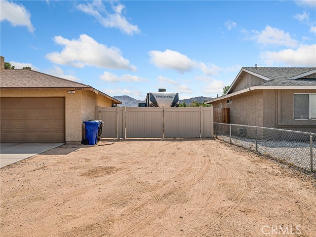Detail Gallery Image 5 of 40 For 13397 Applewood Rd, Apple Valley,  CA 92308 - 3 Beds | 2 Baths